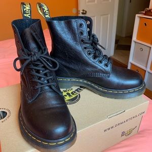 Dr.Martens 1460 Pascal Virginia Boots